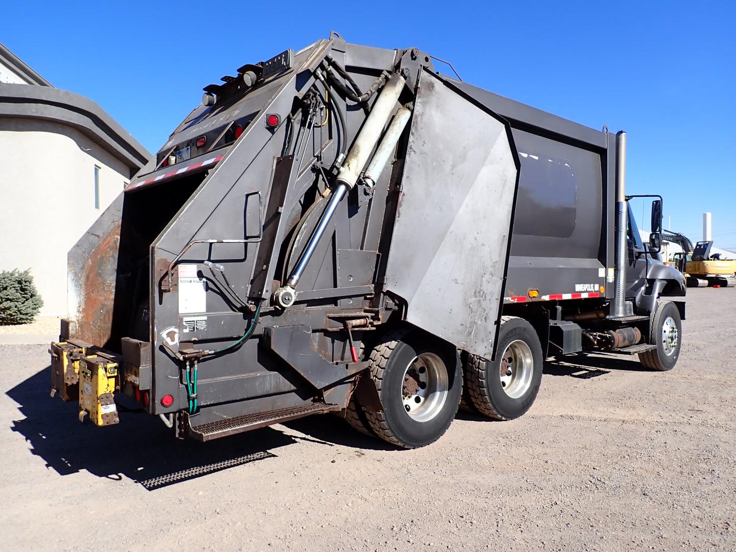 CAMION DE BASURA INTERNATIONAL 7400